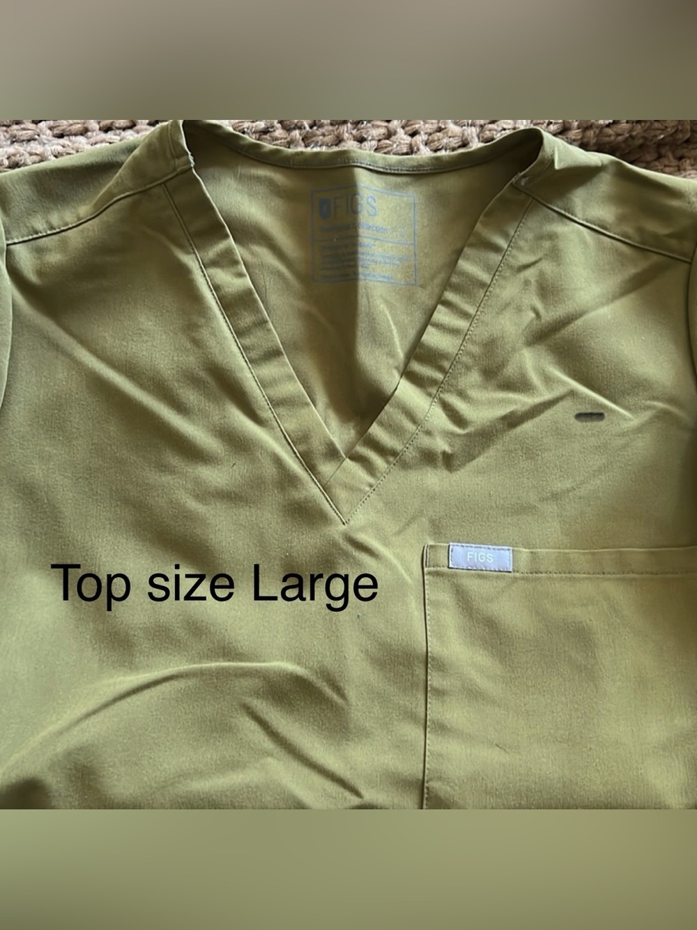 FIGS Olive Green Scrub Set with Neon Lime Drawstring - Picture 3 of 3